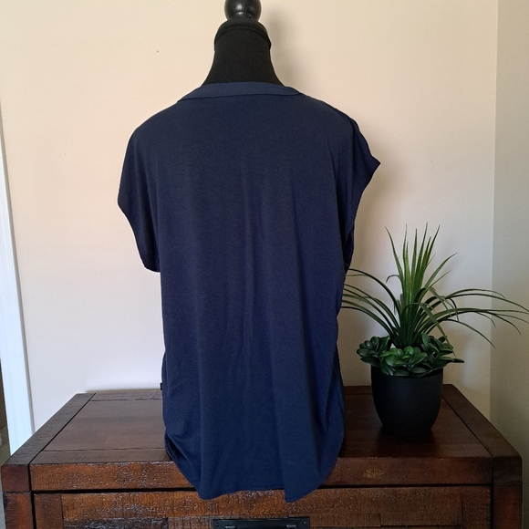 Banana Republic Navy Blue Women's Top Size Medium Cap Sleeve - Picture 3 of 9